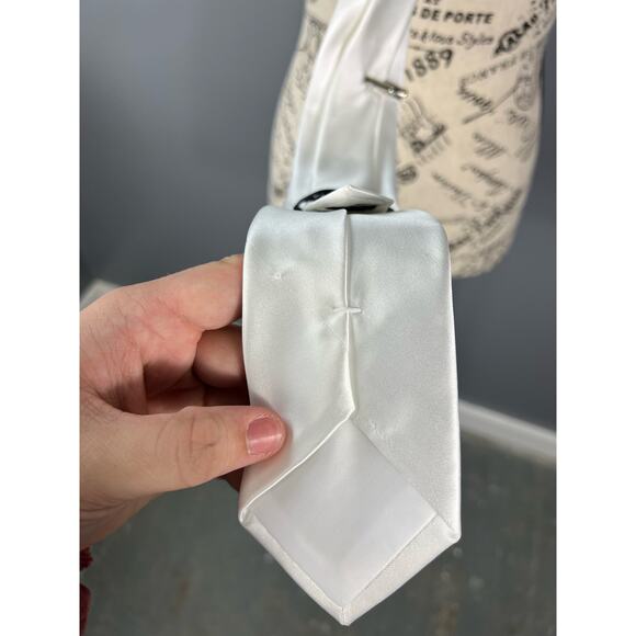 Van Heusen White long tie with tie clip - Picture 4 of 6